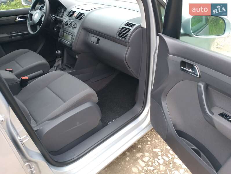 Мінівен Volkswagen Touran 2004 в Тернополі