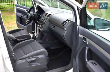 Мінівен Volkswagen Touran 2009 в 