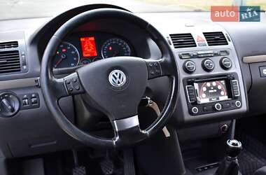 Мінівен Volkswagen Touran 2009 в 
