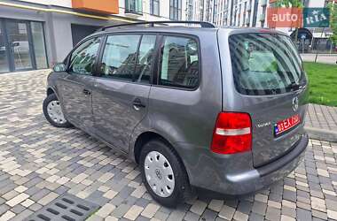 Минивэн Volkswagen Touran 2006 в 