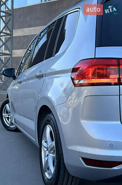 Микровэн Volkswagen Touran 2020 в 