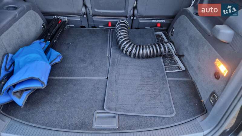 Мінівен Volkswagen Touran 2012 в Черкасах