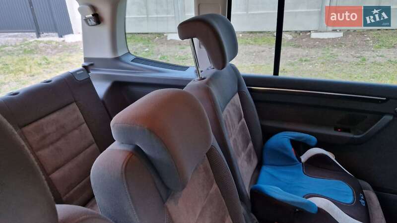 Мінівен Volkswagen Touran 2012 в Черкасах