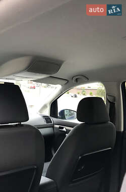 Мінівен Volkswagen Touran 2009 в 