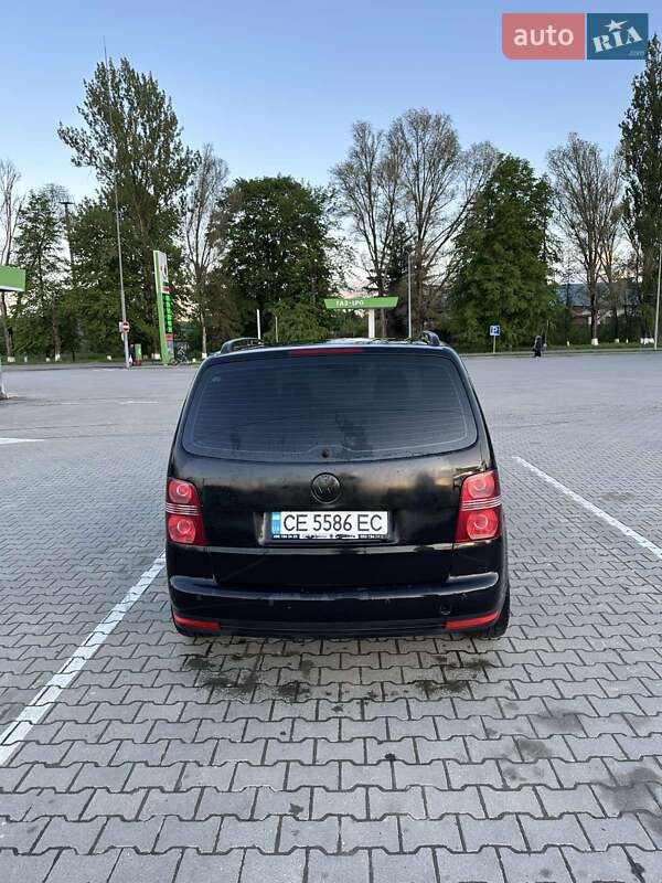 Минивэн Volkswagen Touran 2007 в Черновцах