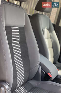 Мінівен Volkswagen Touran 2009 в 