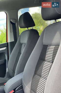 Мінівен Volkswagen Touran 2009 в 