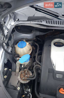 Мінівен Volkswagen Touran 2009 в 