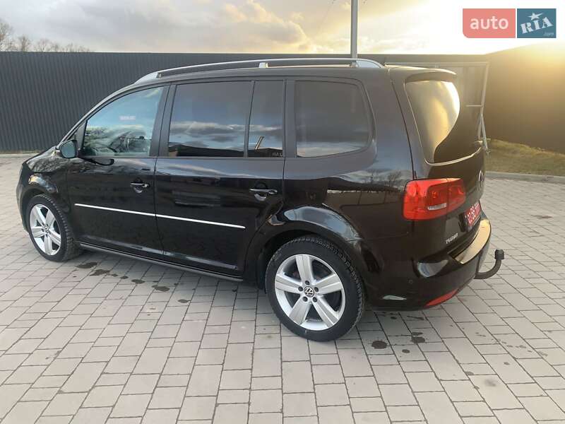 Мінівен Volkswagen Touran 2014 в Чернівцях