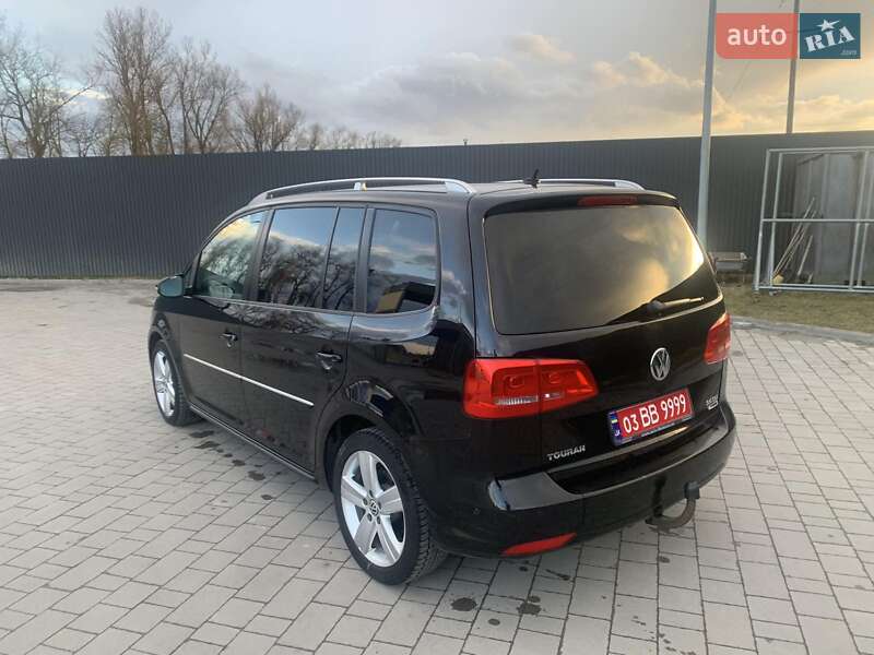 Мінівен Volkswagen Touran 2014 в Чернівцях