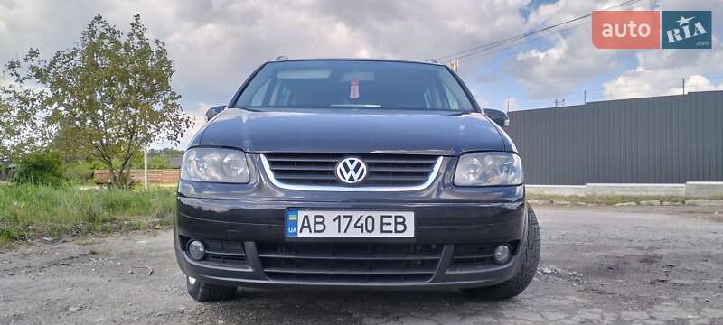 Минивэн Volkswagen Touran 2004 в 