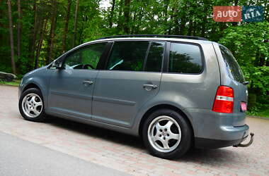 Мінівен Volkswagen Touran 2007 в 