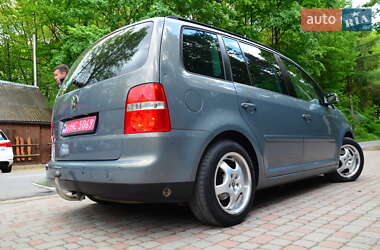 Мінівен Volkswagen Touran 2007 в 