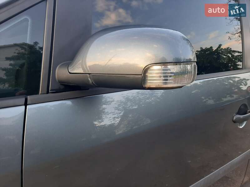 Минивэн Volkswagen Touran 2004 в Полтаве