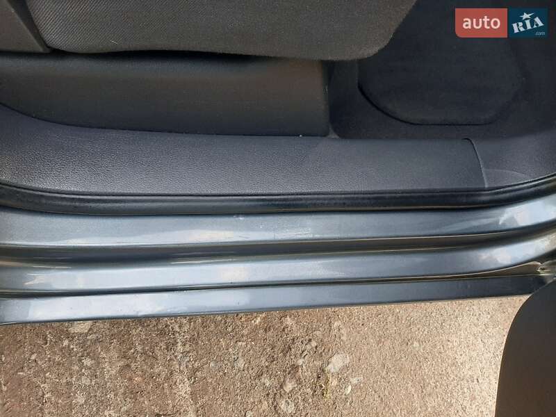 Минивэн Volkswagen Touran 2004 в Полтаве