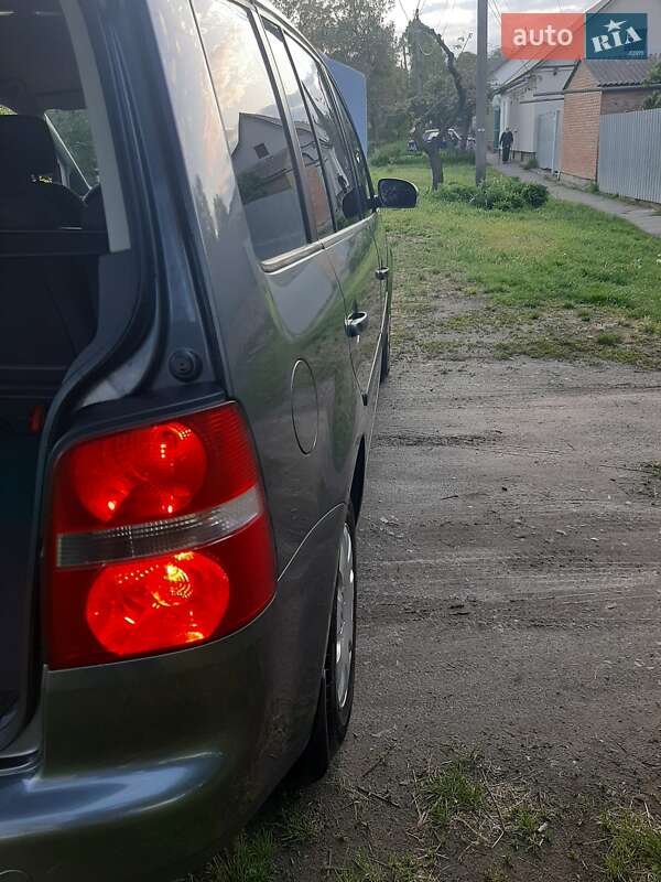 Минивэн Volkswagen Touran 2004 в Полтаве