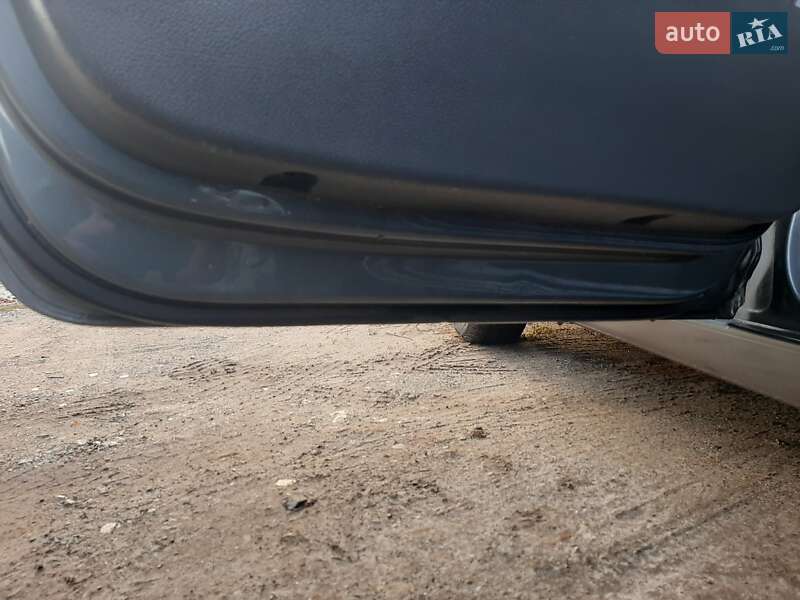 Минивэн Volkswagen Touran 2004 в Полтаве