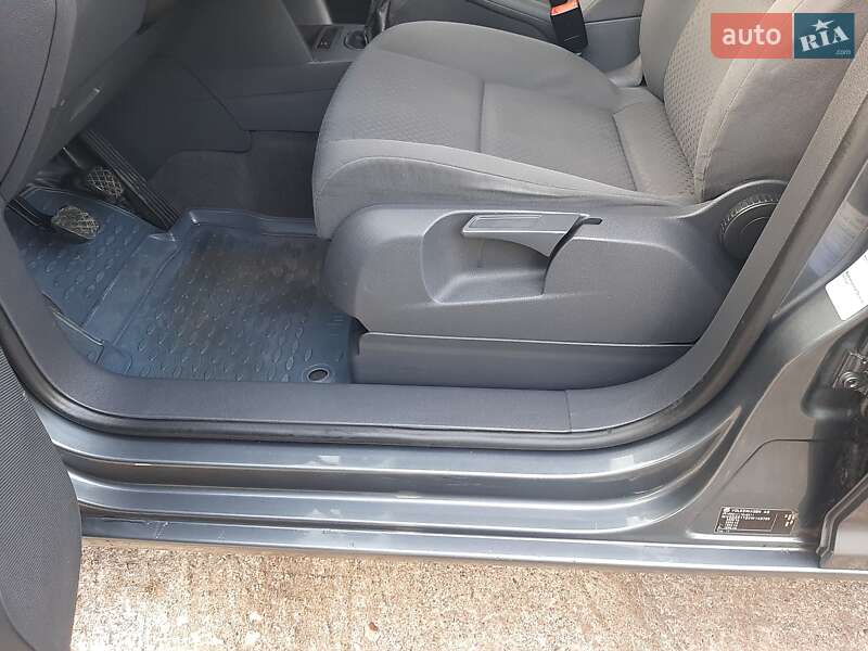Минивэн Volkswagen Touran 2004 в Полтаве