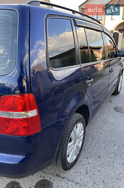 Мінівен Volkswagen Touran 2003 в 