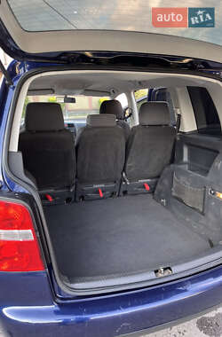 Мінівен Volkswagen Touran 2003 в 