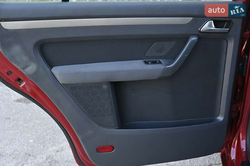 Мінівен Volkswagen Touran 2007 в Бердичеві
