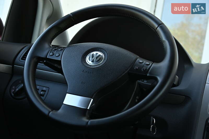 Мінівен Volkswagen Touran 2007 в Бердичеві