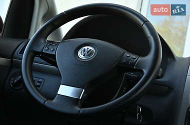 Минивэн Volkswagen Touran 2007 в 