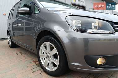 Мінівен Volkswagen Touran 2011 в 