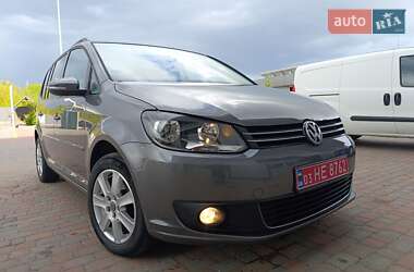 Мінівен Volkswagen Touran 2011 в 