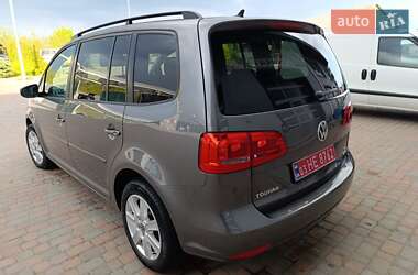 Мінівен Volkswagen Touran 2011 в 