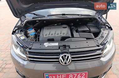 Мінівен Volkswagen Touran 2011 в 