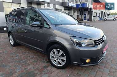 Мінівен Volkswagen Touran 2011 в 