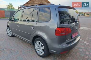Мінівен Volkswagen Touran 2011 в 