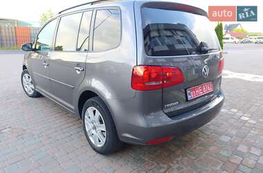 Мінівен Volkswagen Touran 2011 в 