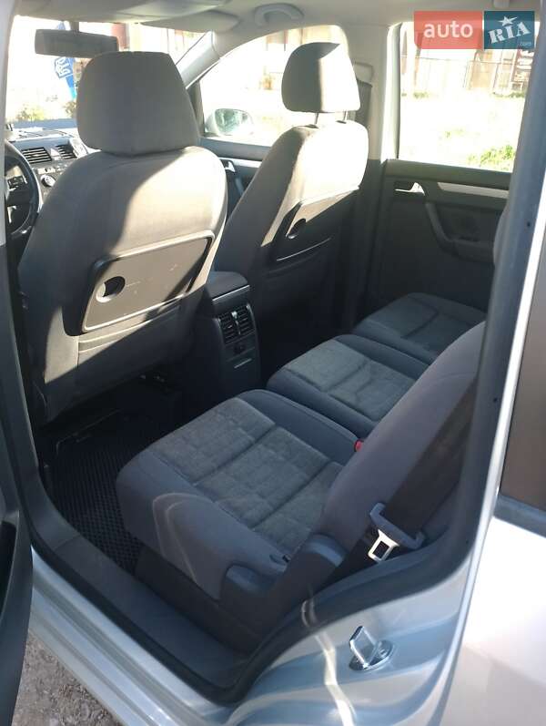 Мінівен Volkswagen Touran 2006 в Тячеві