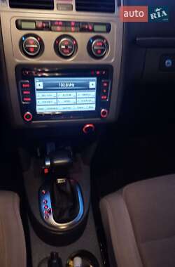 Мінівен Volkswagen Touran 2010 в 