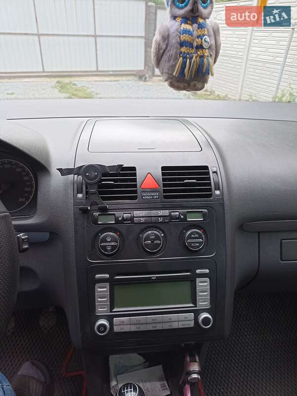 Мінівен Volkswagen Touran 2004 в Рівному