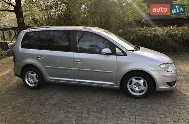 Минивэн Volkswagen Touran 2006 в 