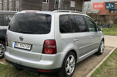 Минивэн Volkswagen Touran 2006 в 