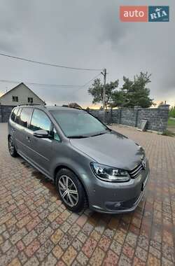 Минивэн Volkswagen Touran 2012 в Владимирце