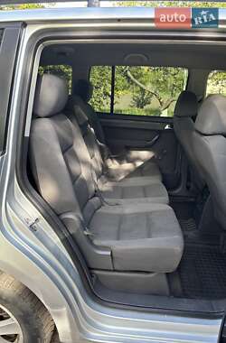 Минивэн Volkswagen Touran 2003 в 