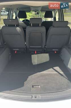 Мінівен Volkswagen Touran 2015 в 