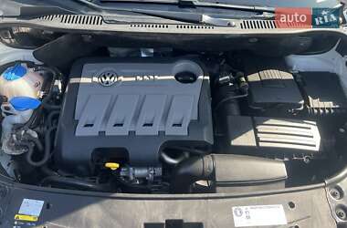 Мінівен Volkswagen Touran 2015 в 