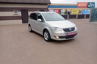 Мінівен Volkswagen Touran 2008 в 
