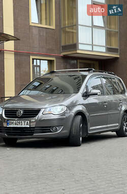 Минивэн Volkswagen Touran 2008 в 