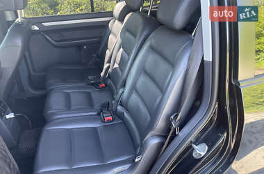 Мінівен Volkswagen Touran 2014 в 