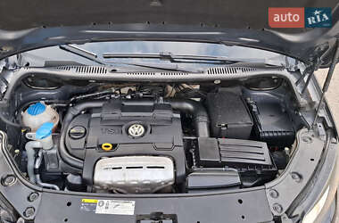 Минивэн Volkswagen Touran 2013 в 