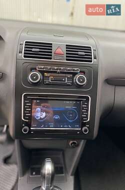 Минивэн Volkswagen Touran 2010 в 