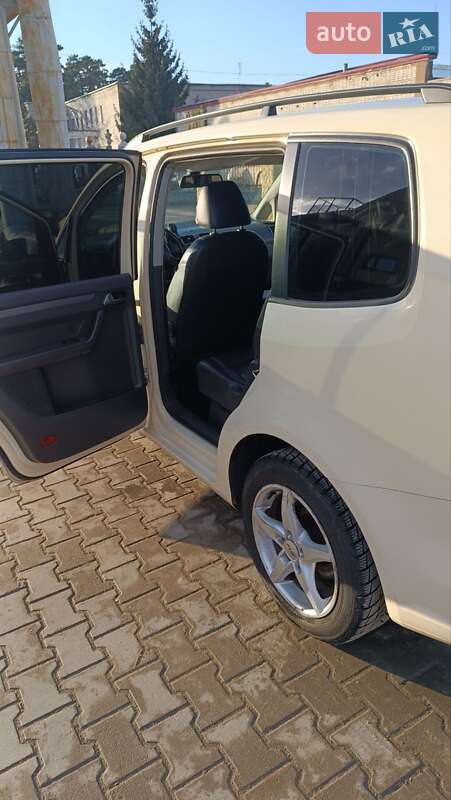 Минивэн Volkswagen Touran 2011 в Львове фото 3 Минивэн Volkswagen Touran 2011 в Львове