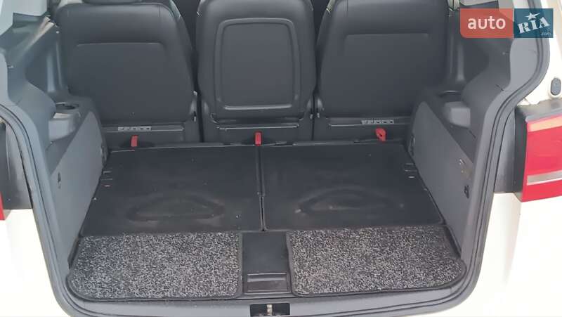 Минивэн Volkswagen Touran 2011 в Львове фото 21 Минивэн Volkswagen Touran 2011 в Львове